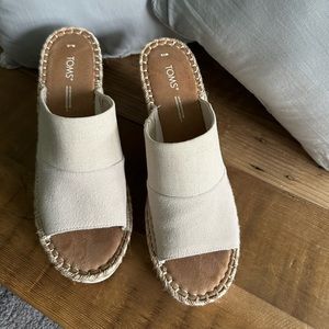 NWOT TOMS Monica Mule Wedge